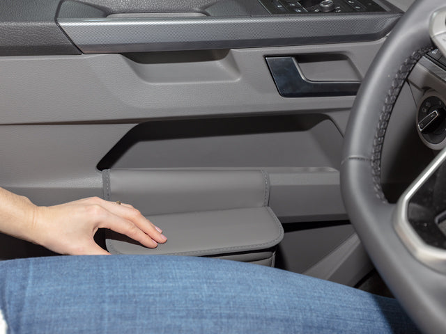 MULTIBOX® | Isoliertasche und/oder Abfallbehälter | VW T6.1 linke FH-Tür | Design "Leder Palladium" | 100706835 - better-camper.de | Mense GmbH