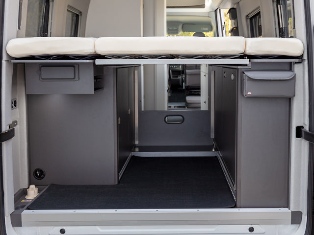 Utility Schrank Heck rechts | Design "Leder Palladium" | VW Grand Cal. 600/680 | 100706842 - better-camper.de | Mense GmbH