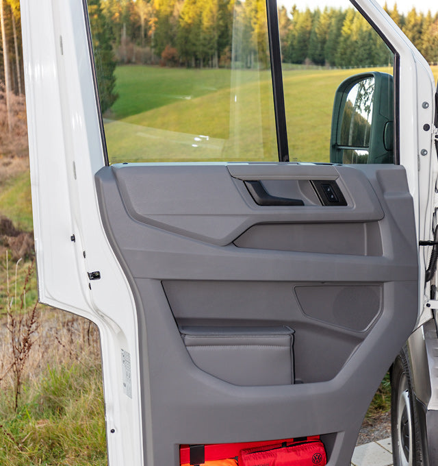 MULTIBOX® | Isoliertasche und/oder Abfallbehälter | VW Grand California linke FH-Tür, | "Leder Palladium" | 100706843 - better-camper.de | Mense GmbH