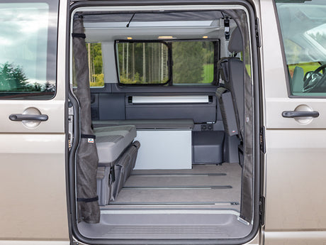 FLYOUT | Schiebetür-Öffnung mit Rundbogentür | VW T6.1/T6/T5 California (Beach ab 2011) | 100150114 - better-camper.de | Mense GmbH