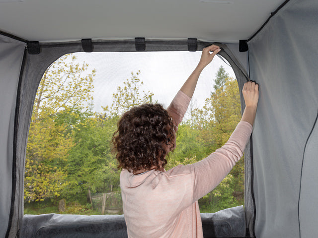 FLYOUT für ISO-TOP® MK VI 100 701 068 | Fahrzeug mit elektrischem Aufstelldach | 100701069 - better-camper.de | Mense GmbH