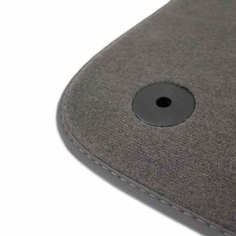 Veloursteppich | Fahrerhaus ohne Radkastentrittschutz | VW T6.1 Rechtslenker | Design „Palladium" | 100708608