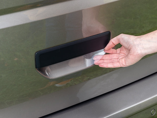 Schutzfolie | transparent für die Heckklappen-Griffmulde | VW T6.1 / T6 / T5, VW Caddy 5 / 4 / 3 | 100704507 - better-camper.de | Mense GmbH