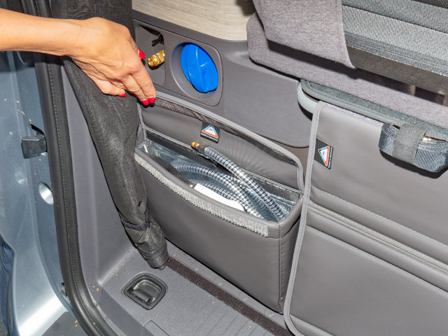 Utility | Kleiderschrank Heck ideal für Duschschlauch | VW T7 California Ocean/Coast | Design "Leder Raven" | 100706862