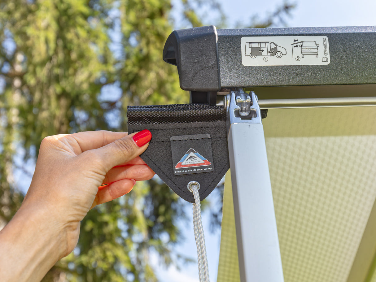 Markisenabspann-Set für die optionale Markise mit 2 Leinen und Heringen | 100400062