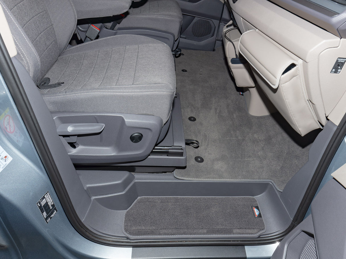 Veloursteppich | Fahrerhaus mit Clipbefestigung | "Raven" | T7 Linkslenker mit Trittschutz | 100708651