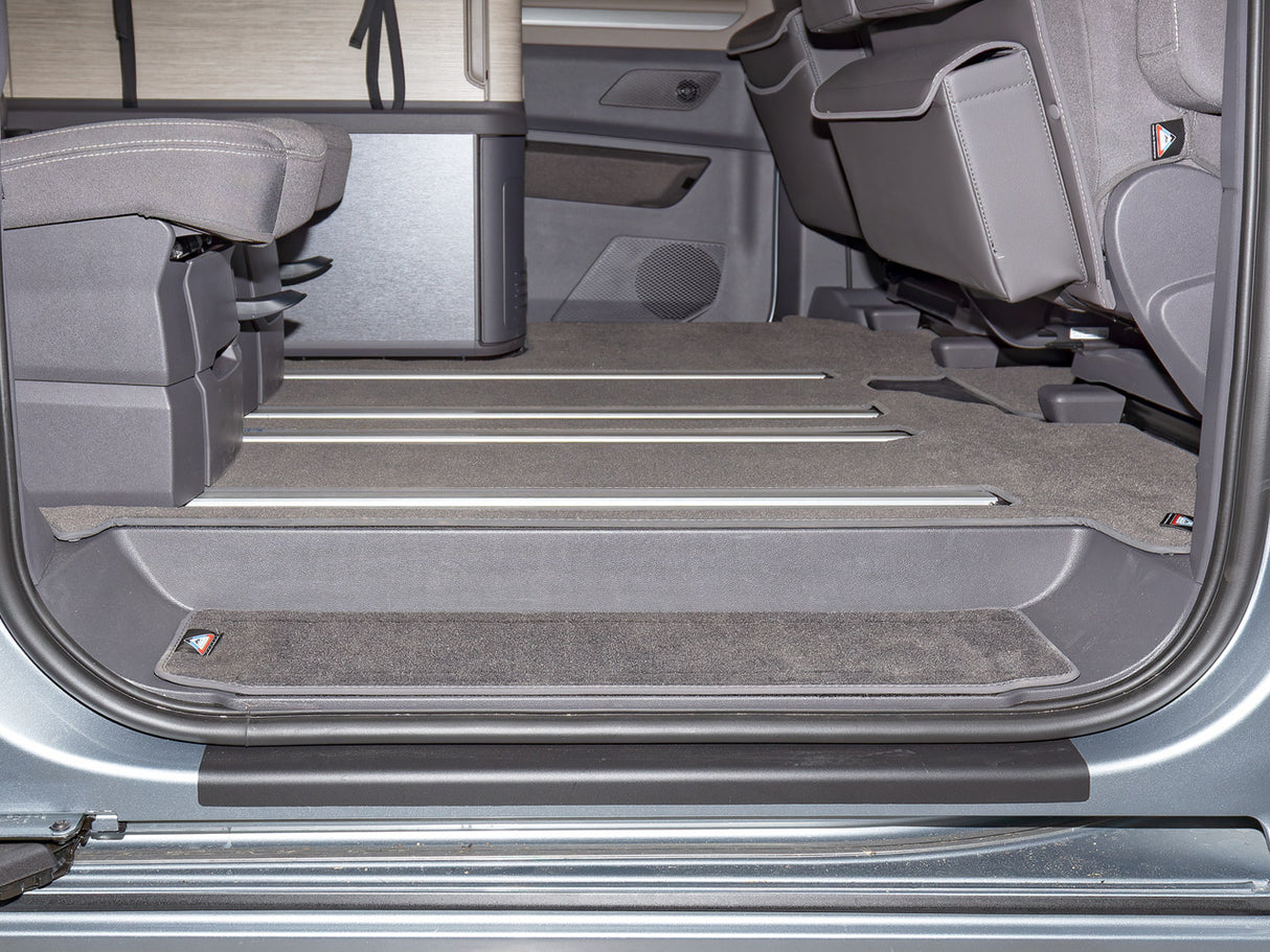 Schutzfolie | schwarz für Schiebetür-Einstiege | VW T7 | 100704520