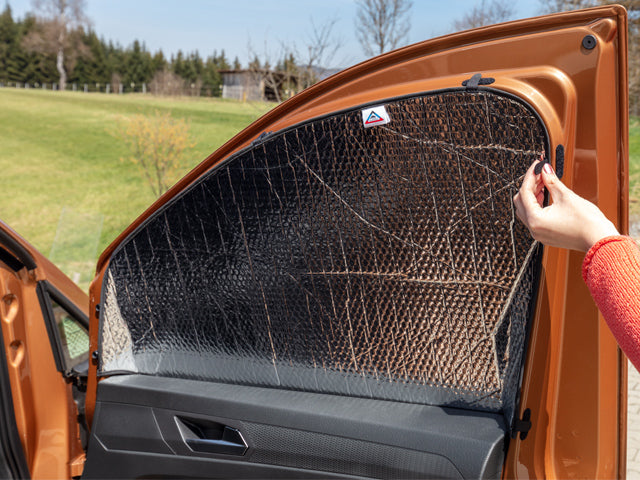 ISOLITE® | Inside beide Fahrerhaus-Seitenfenster | VW Caddy 5 / Caddy California | 100701651 - better-camper.de | Mense GmbH