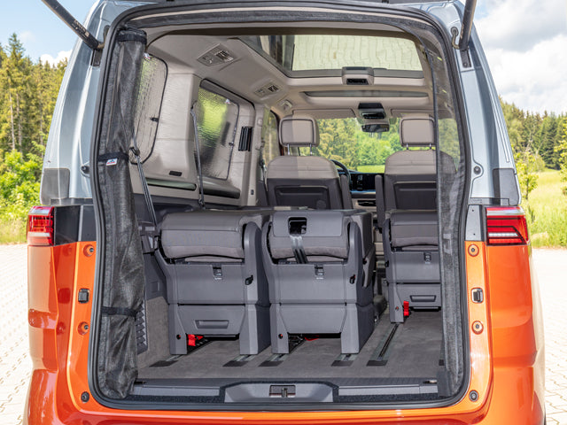 FLYOUT | für die Heckklappen-Öffnung | VW T7 | 100150119 - better-camper.de | Mense GmbH