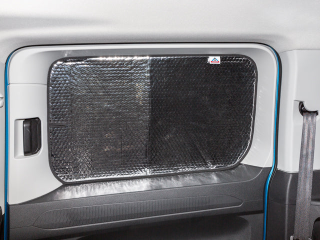 ISOLITE® | Inside Fenster in Schiebetür rechts | VW Caddy 5 / Caddy California mit langem Radstand | 100701660 - better-camper.de | Mense GmbH