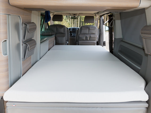 iXTEND® | Spannbettlaken für iXTEND Faltbett | VW T6/T5 California Ocean/Coast/Comfortline | Nicki-Plüsch | 100707600 - better-camper.de | Mense GmbH