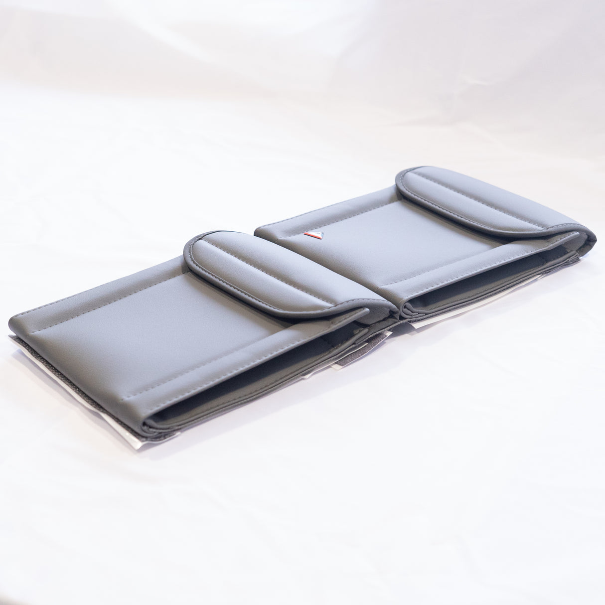 UTILITY | Kleiderschrank Heck, 2 Taschen | VW T6.1/T6/T5 California Ocean / Coast | 100706805 - better-camper.de | Mense GmbH