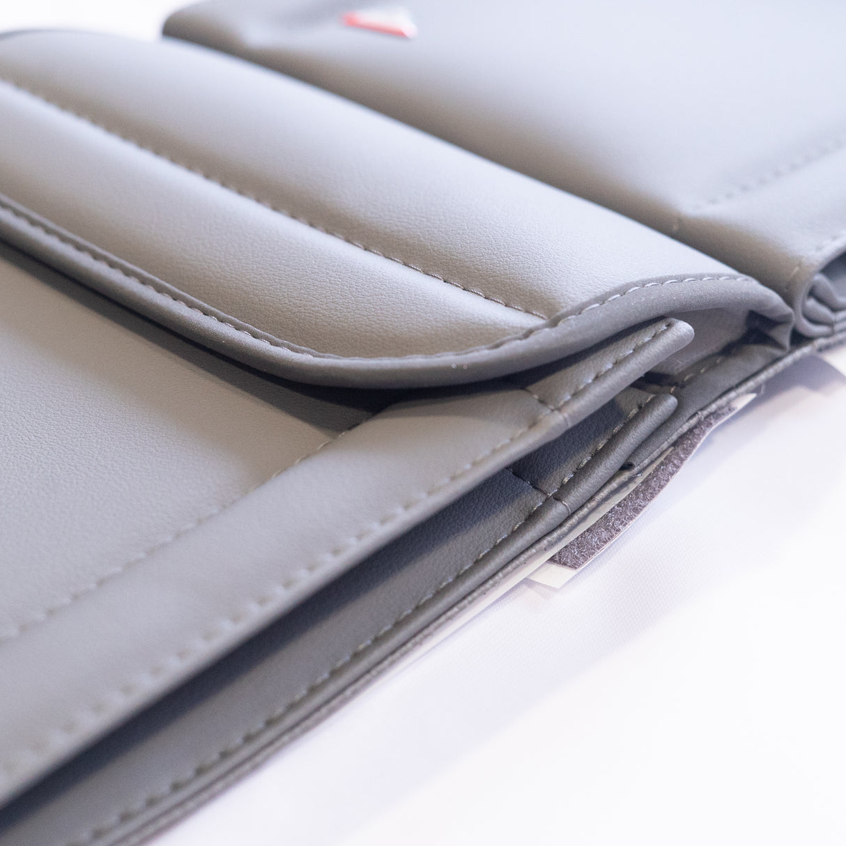 UTILITY | Kleiderschrank Heck, 2 Taschen | VW T6.1/T6/T5 California Ocean / Coast | 100706805 - better-camper.de | Mense GmbH