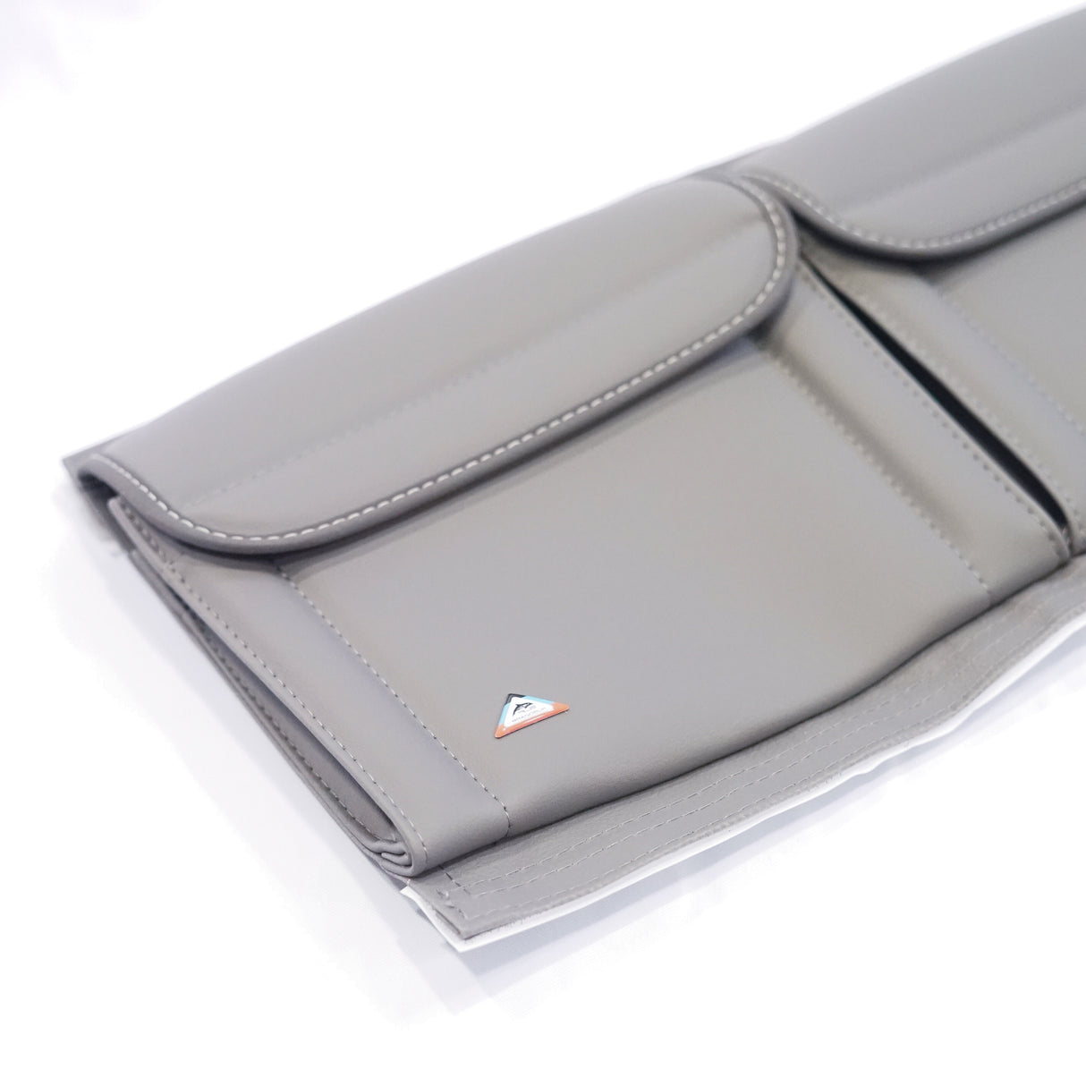 Utility Ablageschrank über Sitzgruppe | Design "Leder Palladium" | VW Grand Cal.680 | 100706846 - better-camper.de | Mense GmbH