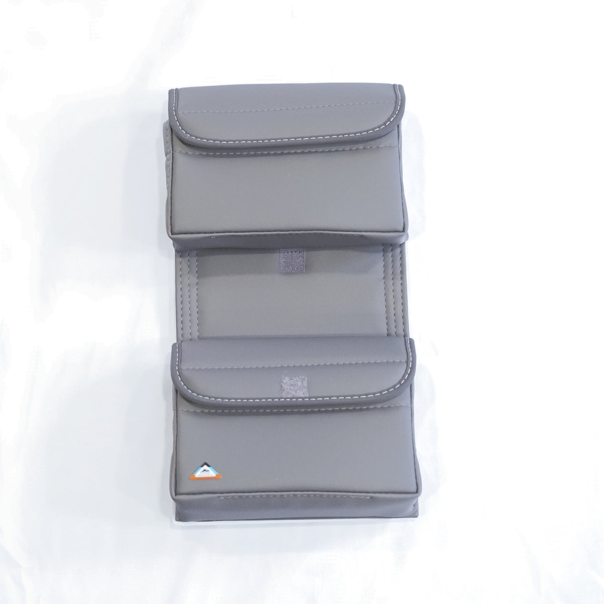 Utility Gewürztasche oberhalb Küchenzeile | Design "Leder Palladium" | VW Grand Cal. 680 | 100706841 - better-camper.de | Mense GmbH