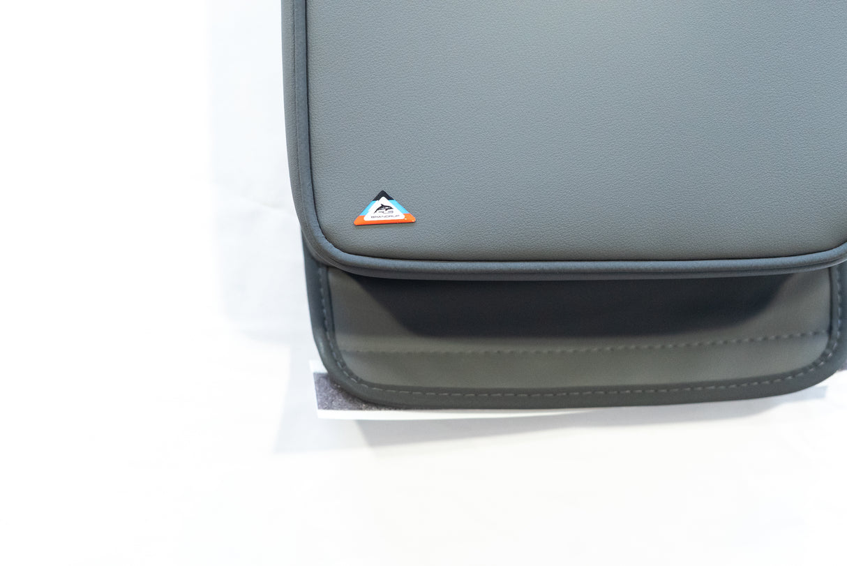 MULTIBOX® | Isoliertasche und/oder Abfallbehälter | VW T6.1 linke FH-Tür | Design "Leder Palladium" | 100706835 - better-camper.de | Mense GmbH