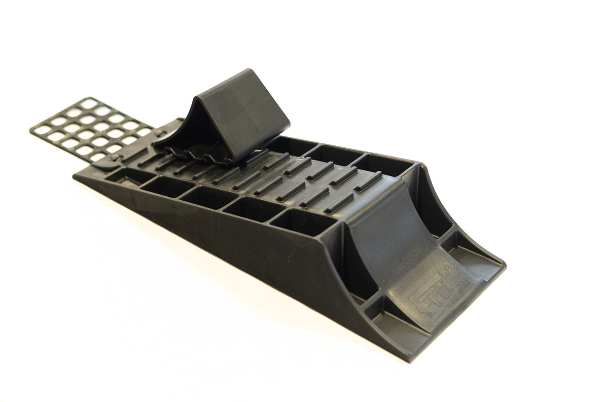 Ausgleichskeil mit Abrollsicherung für 1 Rad bis 2t | 100703002 - better-camper.de | Mense GmbH