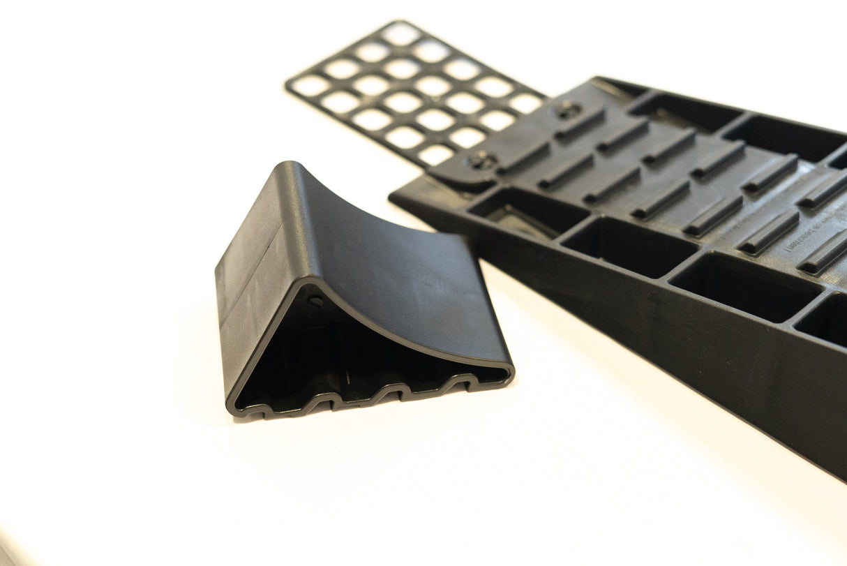 Ausgleichskeil mit Abrollsicherung für 1 Rad bis 2t | 100703002 - better-camper.de | Mense GmbH