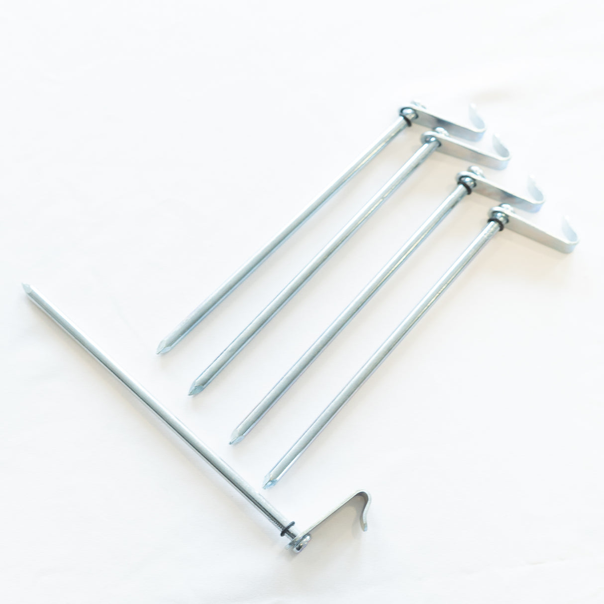 Erdnagel mit Haken, 21 cm | für steinigen Boden | Z00400006 - better-camper.de | Mense GmbH