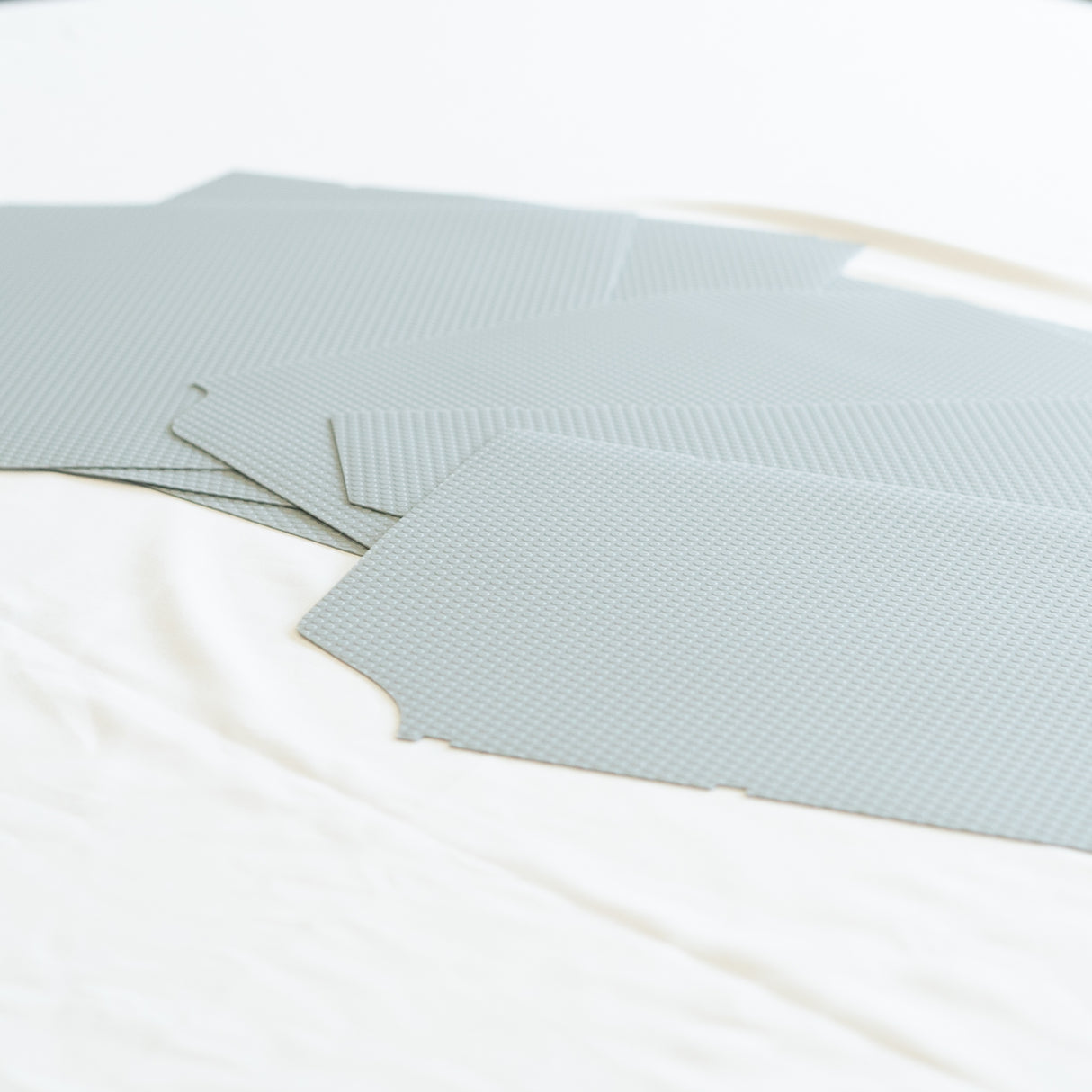 Antirutsch-/Schutzmatten | für VW T6/T5 California Ocean/Coast/Comfortline | 6er-Set | 100704510 - better-camper.de | Mense GmbH