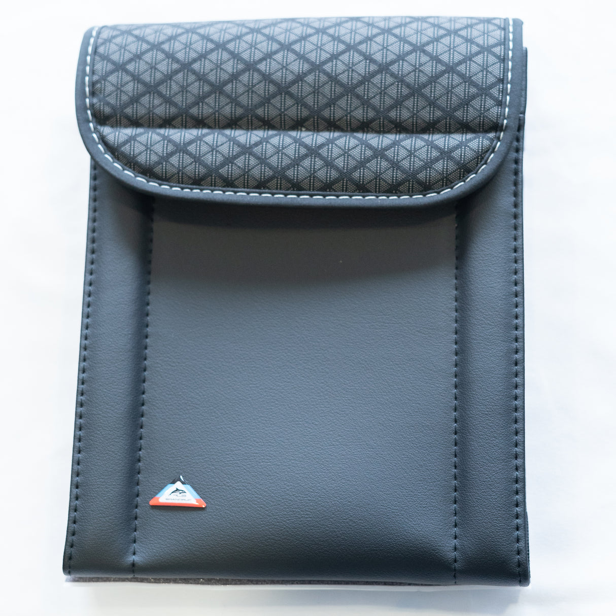 UTILITY | Bettkasten (2er-Bank) seitlich rechts und D-Säule rechts | VW T6.1 California Beach | 100706826 - better-camper.de | Mense GmbH