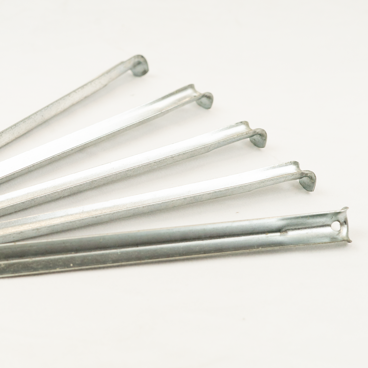 Blechhering, 30 cm, für Erd-, harten Sandboden | 5 Stück | Z00400002 - better-camper.de | Mense GmbH